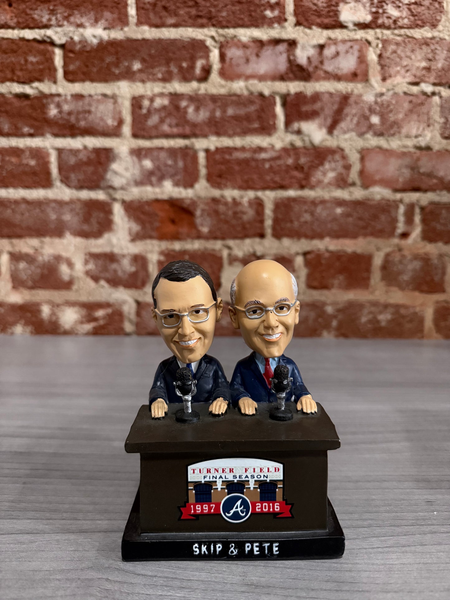 Skip and Pete Atlanta Braves Bobblehead (Batteries need to be replaced)