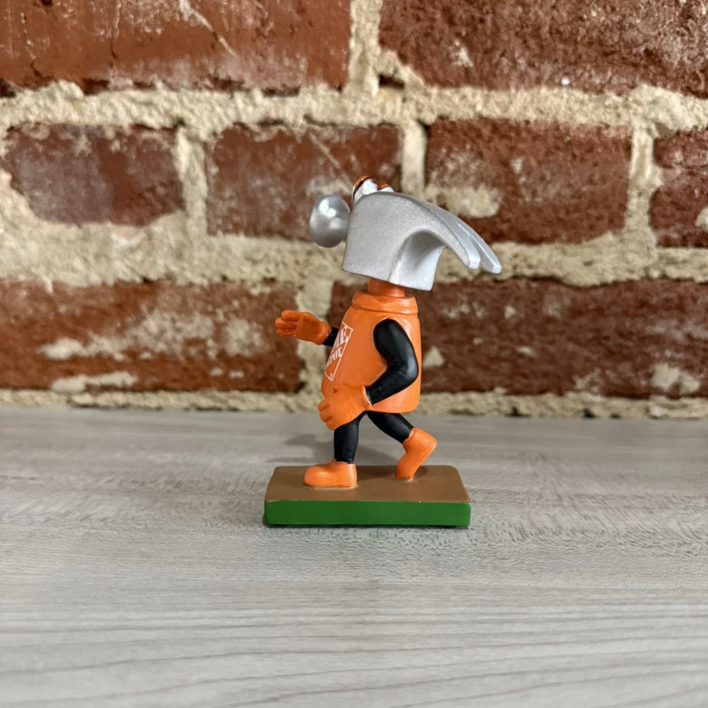 Atlanta Braves Home Depot Tool Race Hammerin’ Hank Mini Bobblehead 7/2/23