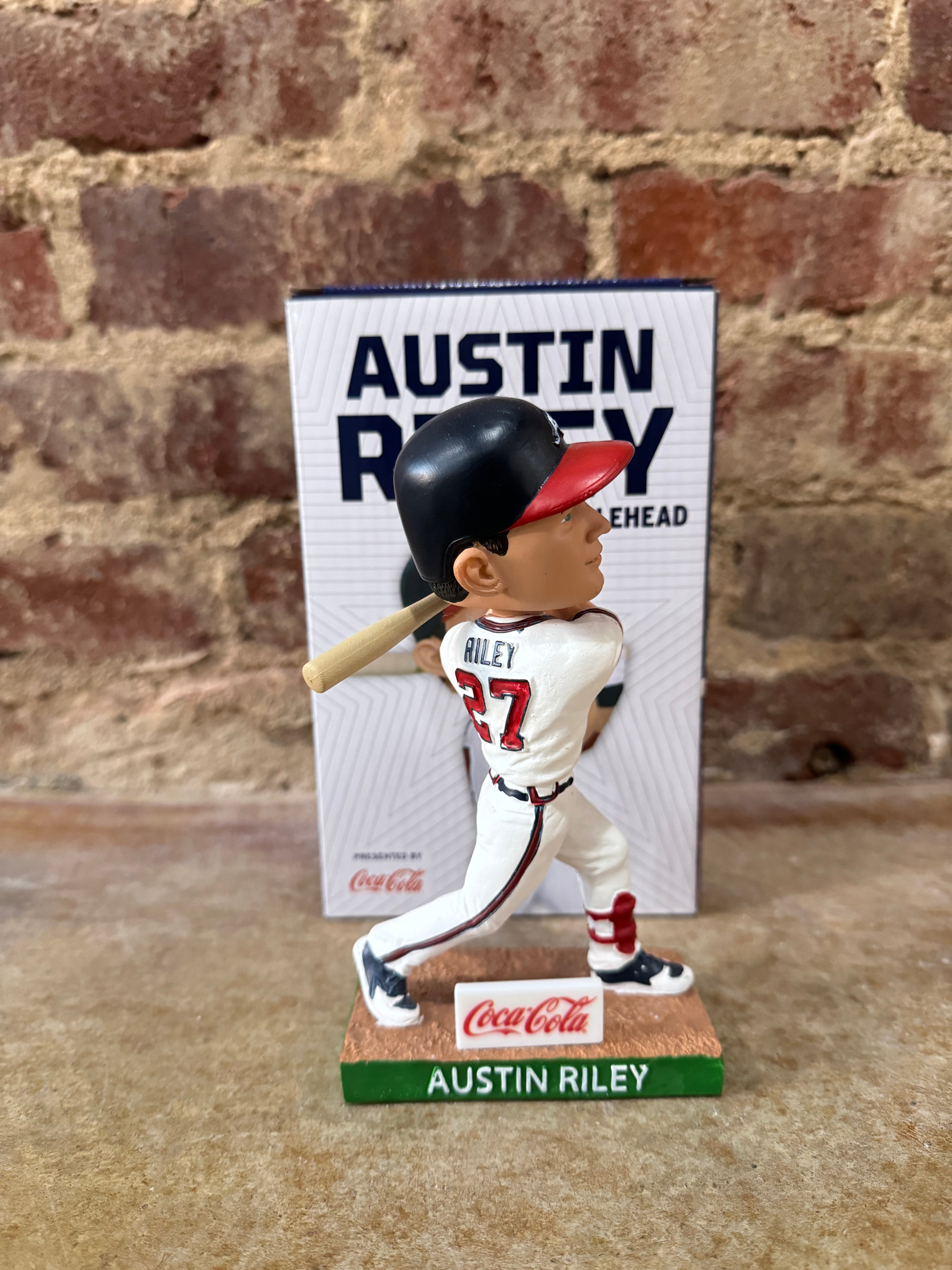 Atlanta Braves: Austin Riley - Officially Licensed MLB Removable Adhes –  Fathead