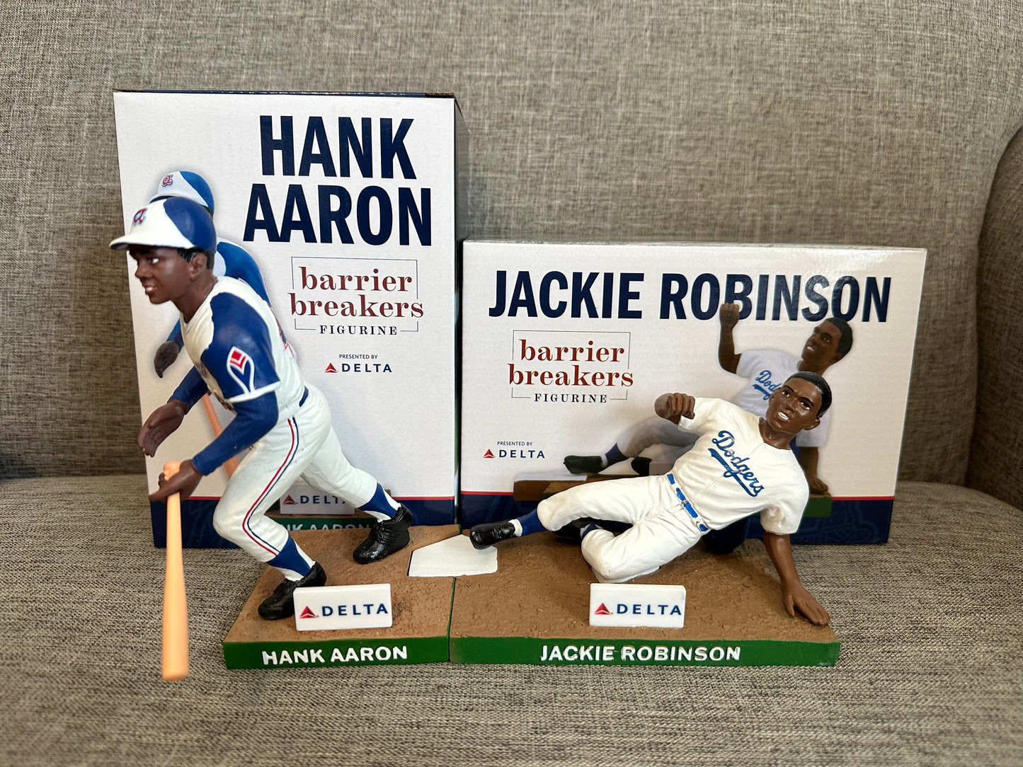 Hank Aaron & Jackie Robinson Barrier Breakers Figure Set